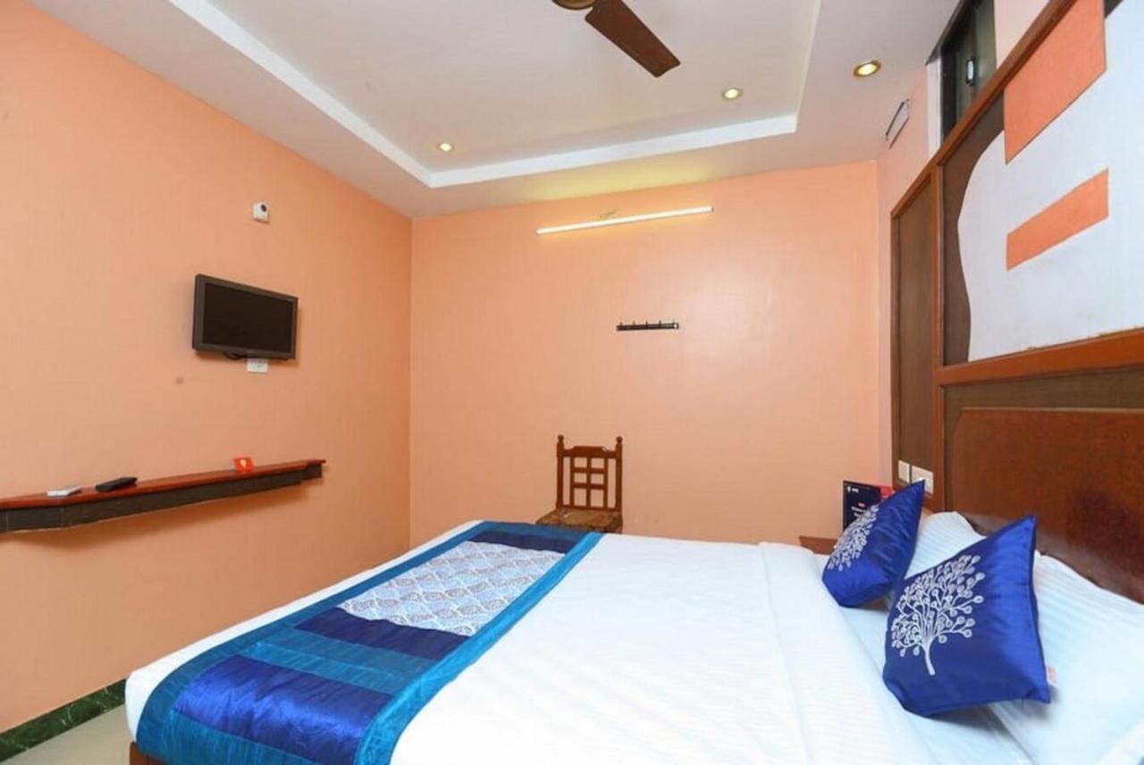 Gnana Srm Residecny Hotel Puducherry Buitenkant foto